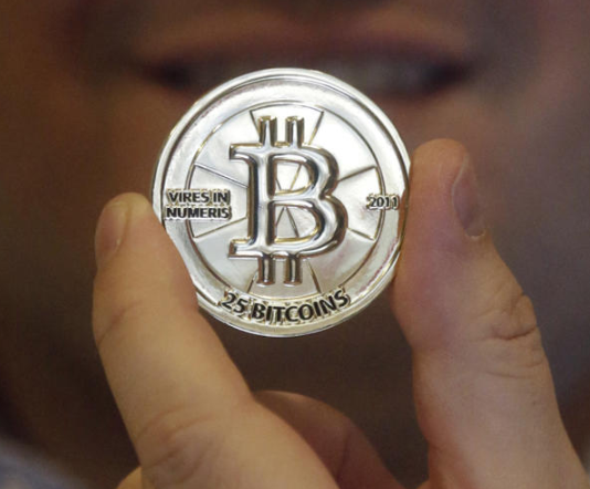 비트코인, 사상 첫 12만 달러 눈앞…이틀 만에 최고가 또 경신