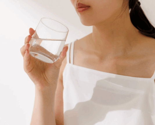 “한국인들, 안 마셔도 너무 안 마셔”… 물 섭취량 부족한 이유!