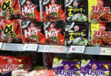 안성탕면·카놀라유…라면·식용유·과자값 줄줄이 내린다